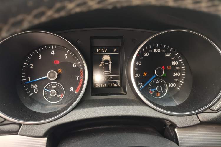 Used Volkswagen Golf 2011 2.0 TSI R Instrument Cluster