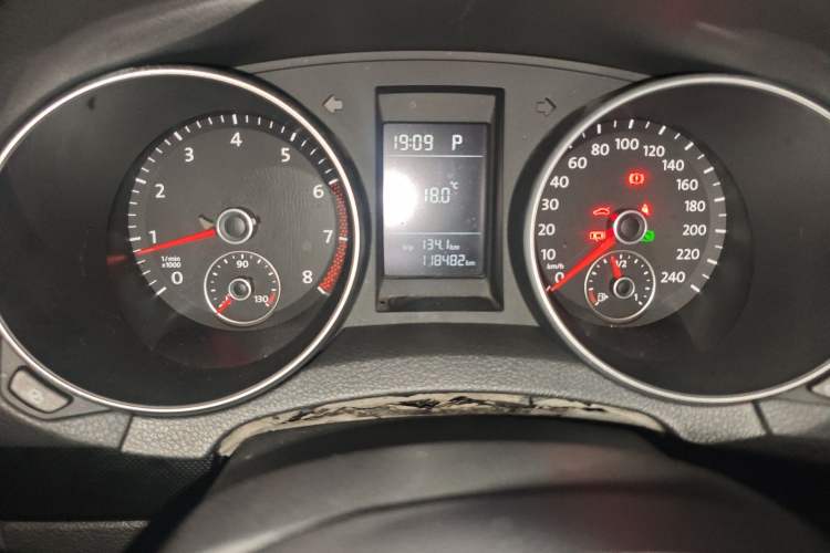 Used Volkswagen Golf 2011 1.4 TSI Automatic Comfort Model Instrument Cluster
