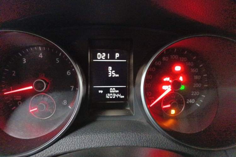 Used Volkswagen Golf 2011 1.6L Automatic Comfort Model Instrument Cluster