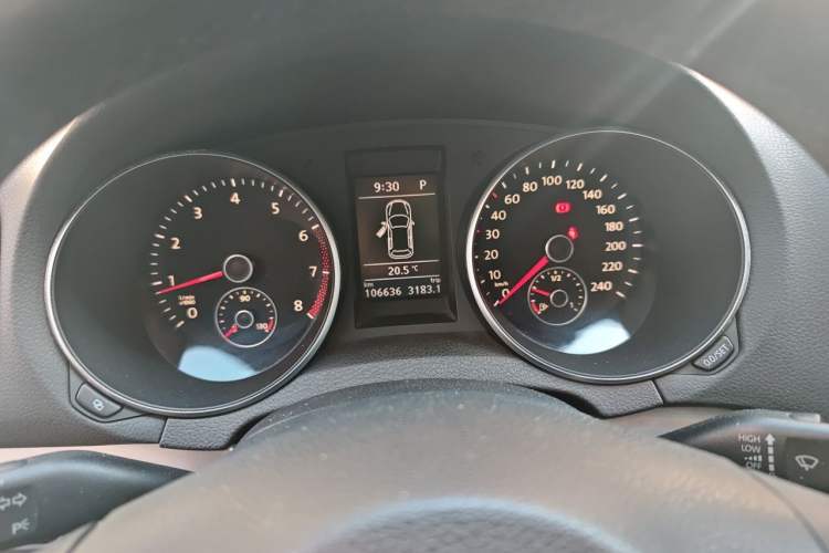 Used Volkswagen Golf 2011 1.4 TSI Automatic Luxury Edition Instrument Cluster