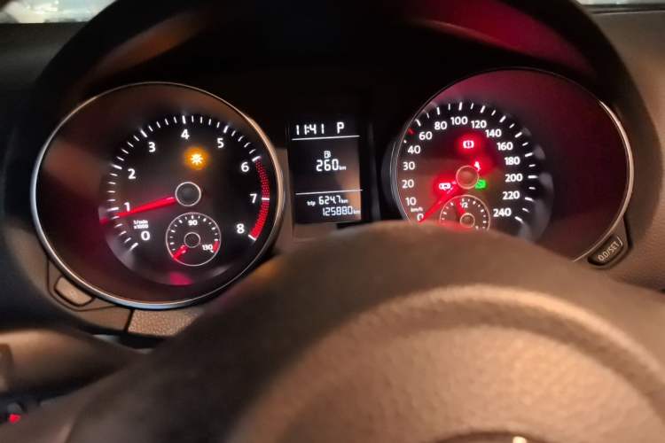 Used Volkswagen Golf 2011 1.6L Automatic Fashion Edition Instrument Cluster