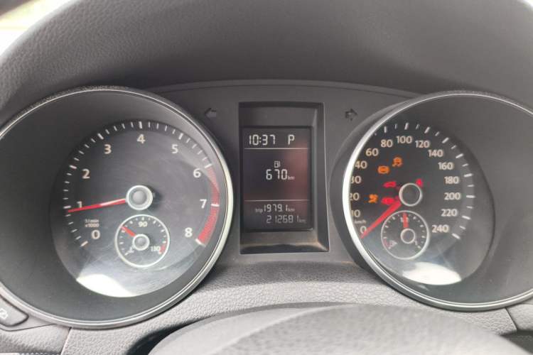 Used Volkswagen Golf 2011 1.4 TSI Automatic Comfort Model Instrument Cluster