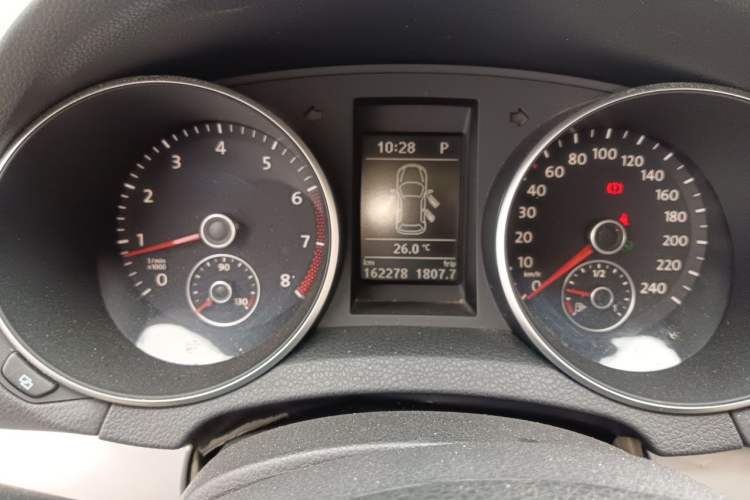 Used Volkswagen Golf 2011 1.4 TSI Automatic Luxury Edition Instrument Cluster