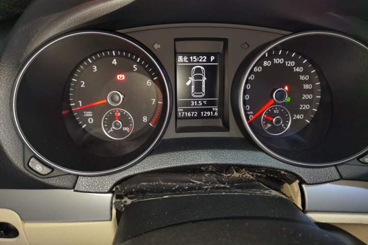 Used Volkswagen Golf 2011 1.4 TSI Automatic Luxury Edition Instrument Cluster
