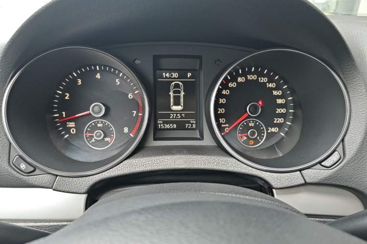 Used Volkswagen Golf 2011 1.4 TSI Automatic Luxury Edition Instrument Cluster