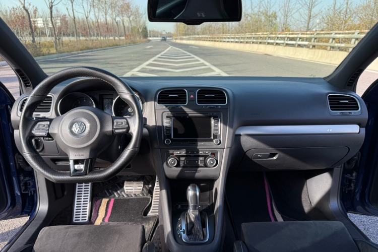 Used Volkswagen Golf 2011 2.0 TSI R Interior 1