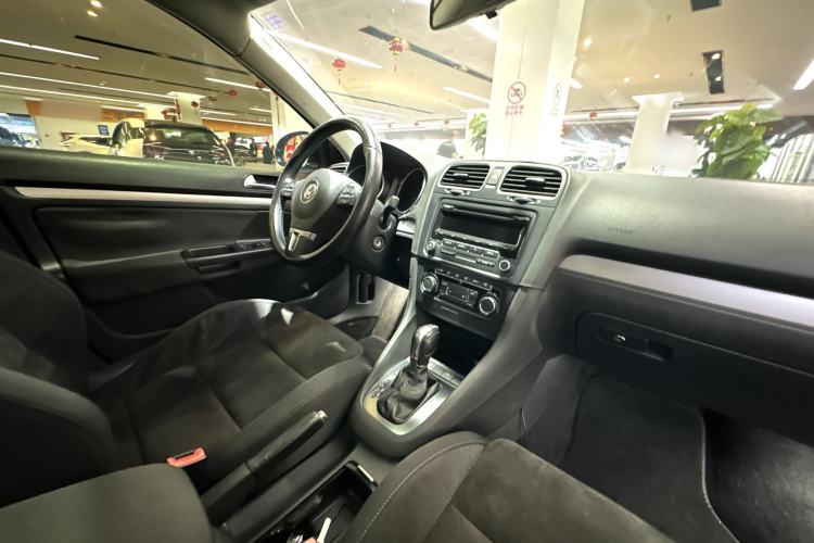 Used Volkswagen Golf 2011 1.4 TSI Comfort Travel Edition Interior 5