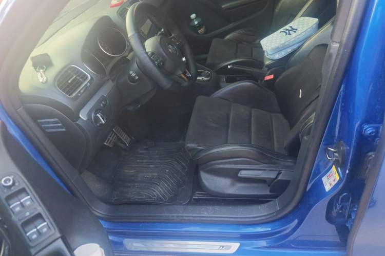 Used Volkswagen Golf 2011 2.0 TSI R Left Front Seat