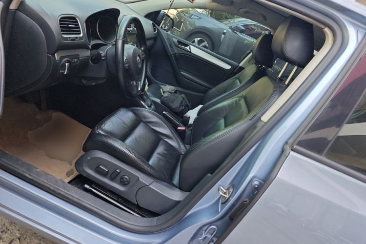 Used Volkswagen Golf 2011 1.4 TSI Automatic Luxury Edition Left Front Seat