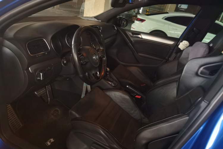 Used Volkswagen Golf 2011 2.0 TSI R Left Front Seat