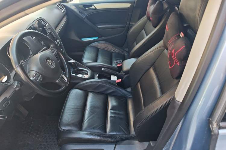 Used Volkswagen Golf 2011 1.4 TSI Automatic Luxury Edition Left Front Seat
