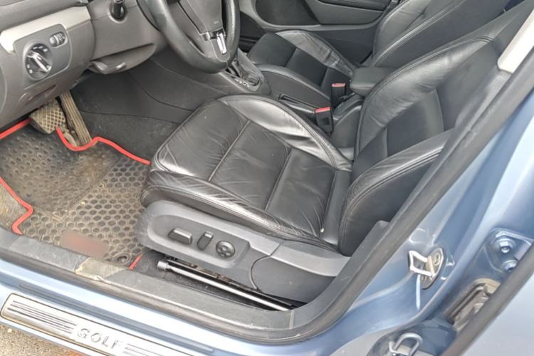 Used Volkswagen Golf 2011 1.4 TSI Automatic Luxury Edition Left Front Seat