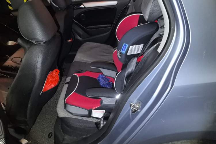 Used Volkswagen Golf 2011 1.6L Automatic Fashion Edition Left Rear Seat