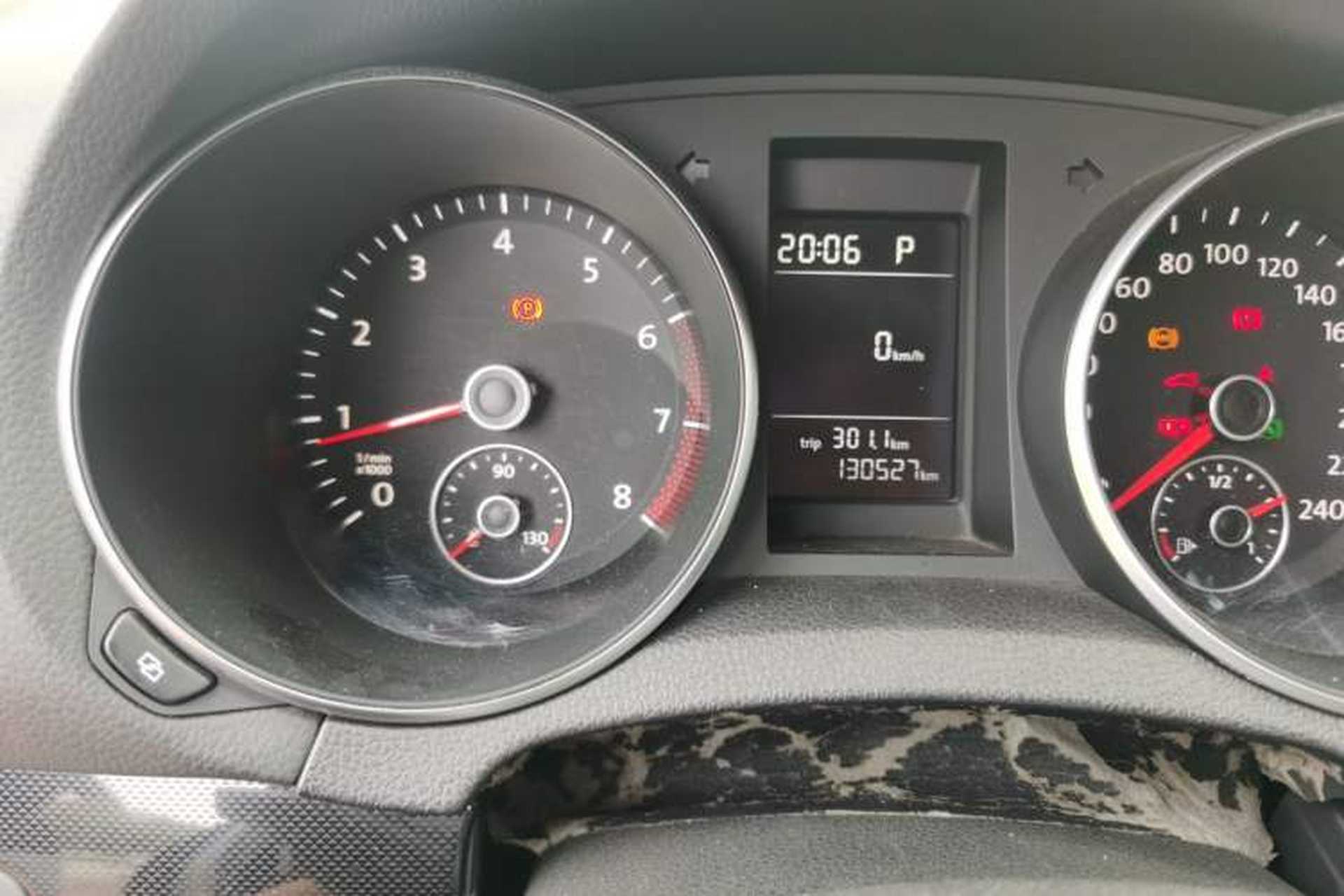 Used Volkswagen Golf 2011 1.4 TSI Automatic Comfort Model Odometer Close Up