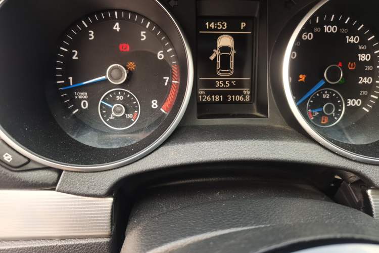 Used Volkswagen Golf 2011 2.0 TSI R Odometer Close Up
