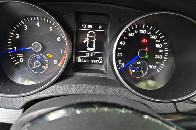 Used Volkswagen Golf 2011 2.0 TSI R Odometer Close Up