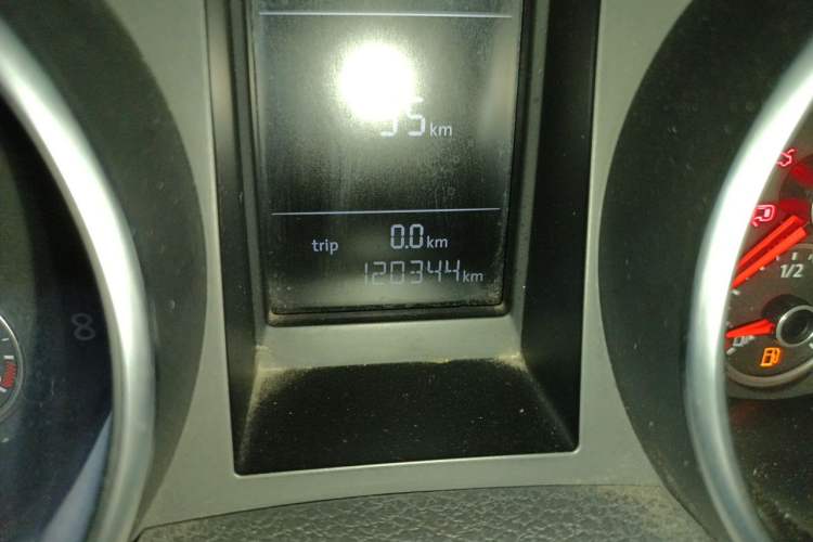 Used Volkswagen Golf 2011 1.6L Automatic Comfort Model Odometer Close Up