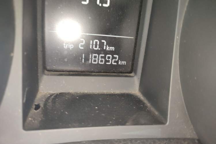 Used Volkswagen Golf 2011 1.4 TSI Automatic Comfort Model Odometer Close Up