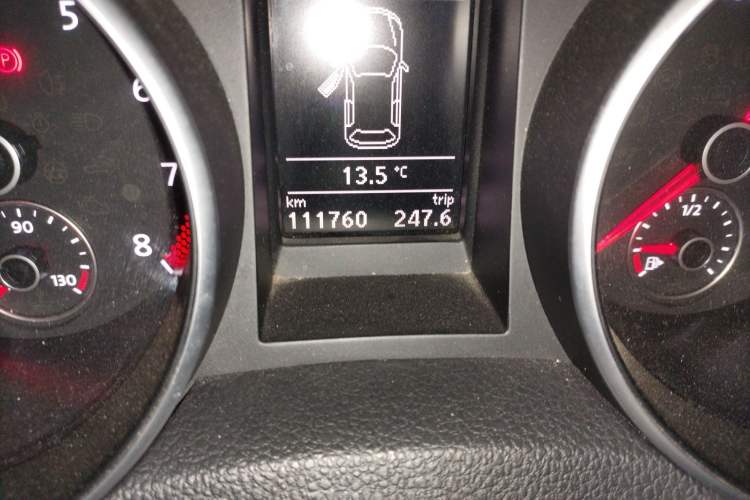Used Volkswagen Golf 2011 1.4 TSI Comfort Travel Edition Odometer Close Up