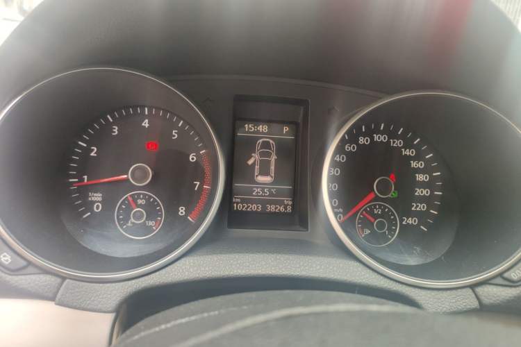 Used Volkswagen Golf 2011 1.4 TSI Comfort Travel Edition Odometer Close Up
