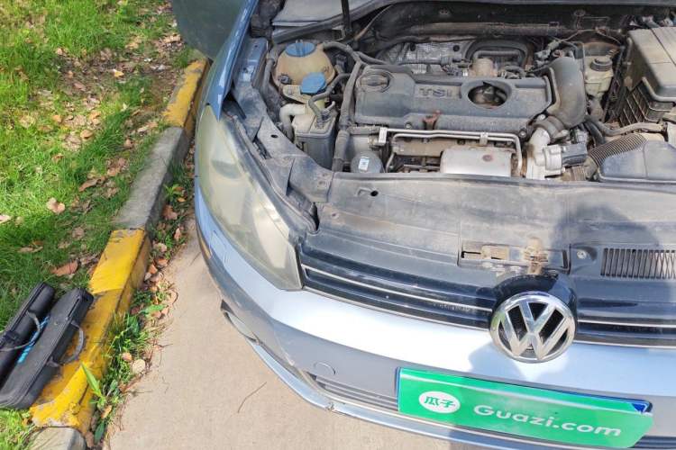 Used Volkswagen Golf 2011 1.4 TSI Automatic Luxury Edition Right Front Headlight