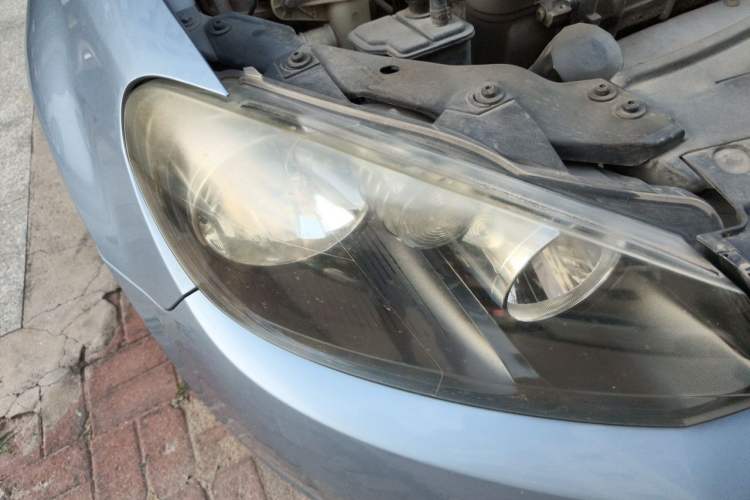 Used Volkswagen Golf 2011 1.6L Automatic Comfort Model Right Front Headlight