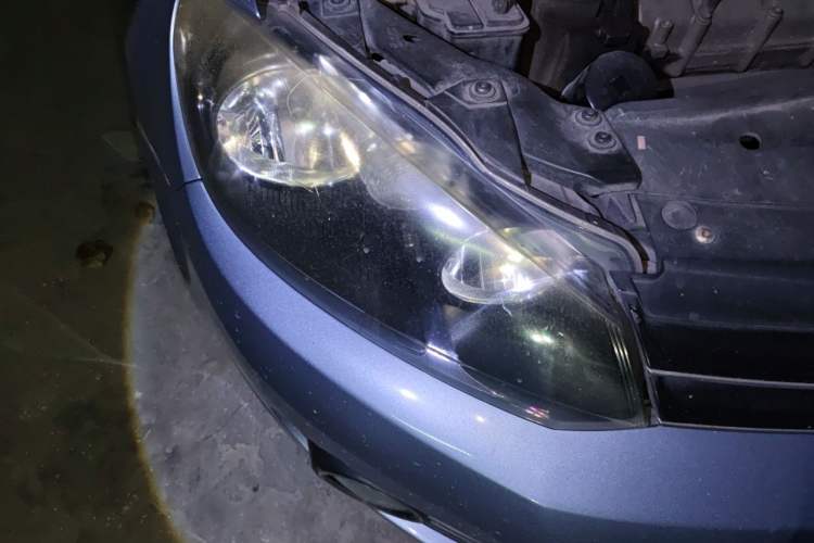 Used Volkswagen Golf 2011 1.6L Automatic Comfort Model Right Front Headlight