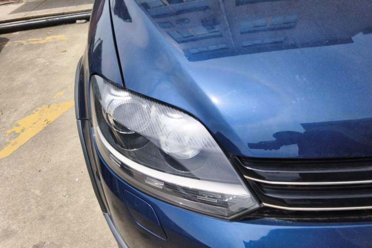 Used Volkswagen Golf 2011 1.4TSI Cross Golf Right Front Headlight