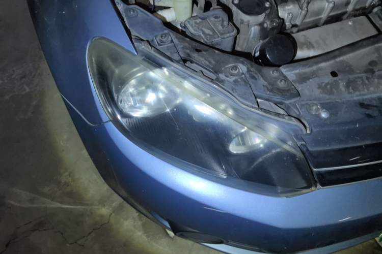 Used Volkswagen Golf 2011 1.6L Automatic Fashion Edition Right Front Headlight