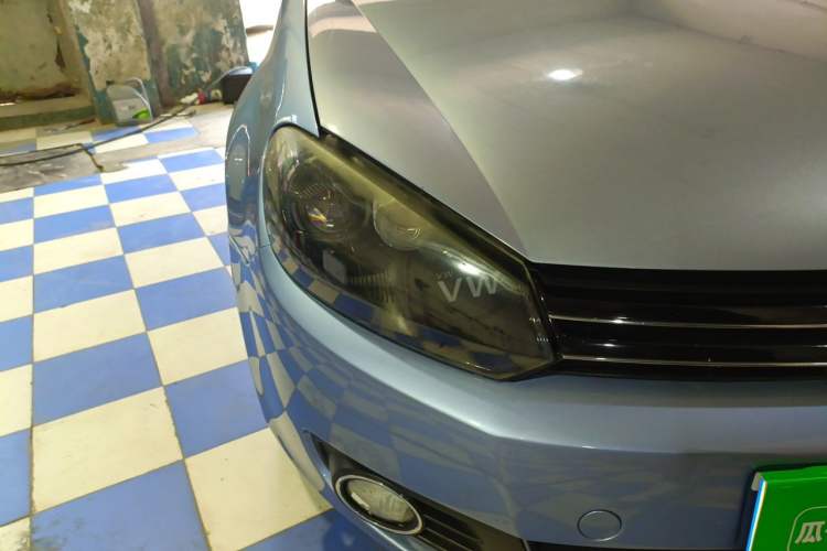 Used Volkswagen Golf 2011 1.6L Automatic Comfort Model Right Front Headlight