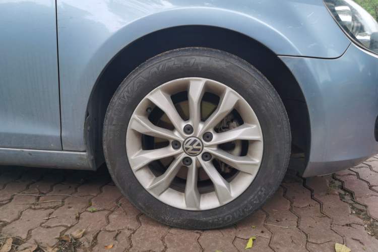 Used Volkswagen Golf 2011 1.4 TSI Automatic Comfort Model Right Front Wheel Hub