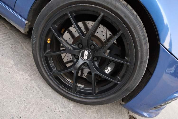 Used Volkswagen Golf 2011 2.0 TSI R Right Front Wheel Hub