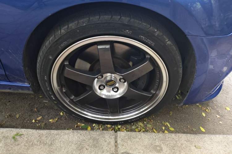 Used Volkswagen Golf 2011 2.0 TSI R Right Front Wheel Hub