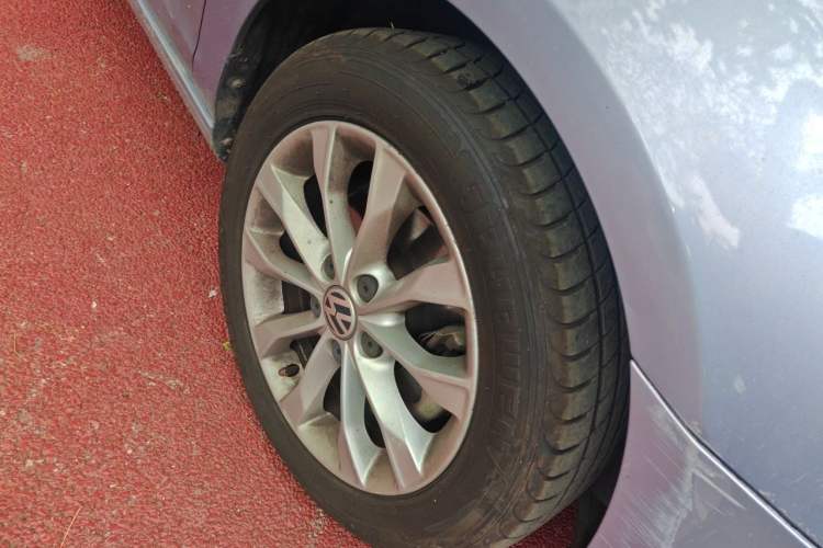 Used Volkswagen Golf 2011 1.4 TSI Automatic Comfort Model Right Front Wheel Hub