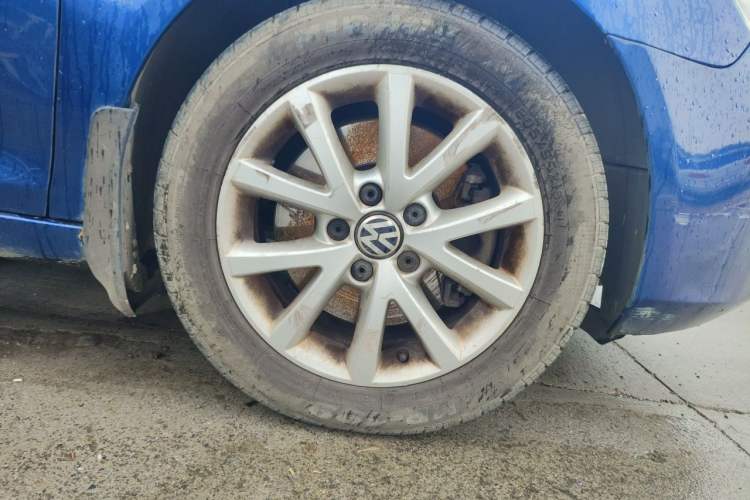 Used Volkswagen Golf 2011 1.4 TSI Comfort Travel Edition Right Front Wheel Hub