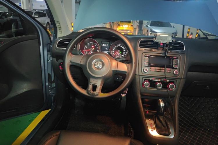 Used Volkswagen Golf 2011 1.6L Automatic Comfort Model Steering Wheel