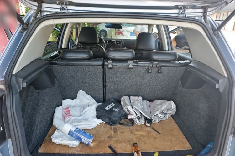 Used Volkswagen Golf 2011 1.6L Automatic Fashion Edition Trunk