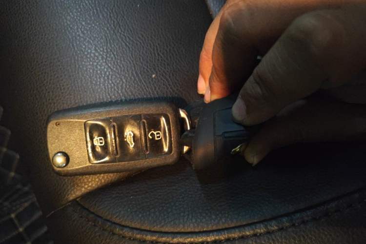 Used Volkswagen Golf 2011 1.6L Automatic Comfort Model Vehicle Key