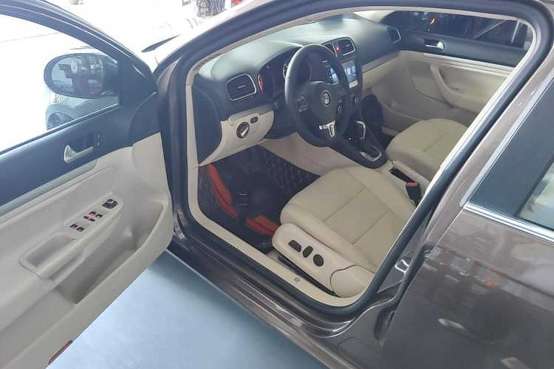 Used Volkswagen Golf 2011 1.4 TSI Luxury Touring Edition Driver Seat