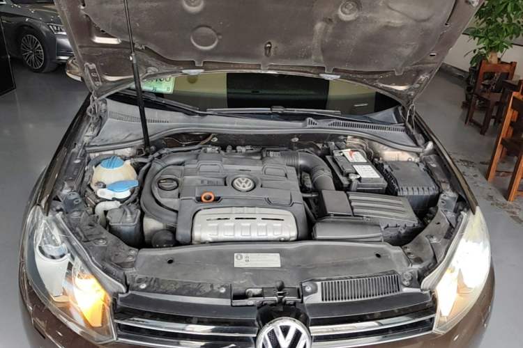 Used Volkswagen Golf 2011 1.4 TSI Luxury Touring Edition Engine Bay