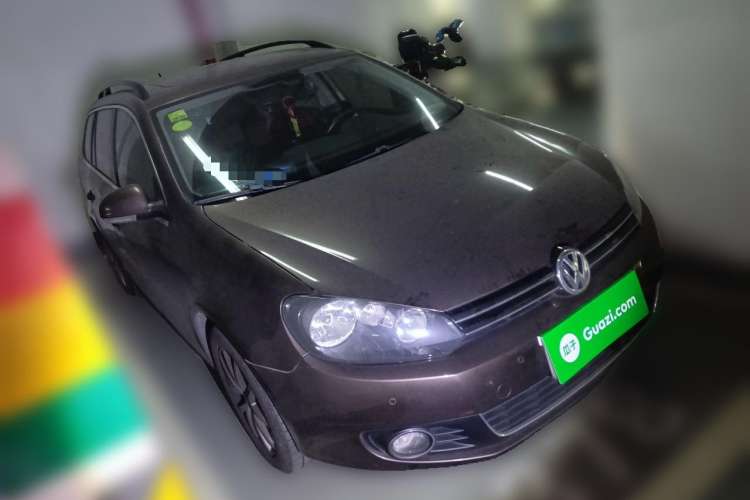 Used Volkswagen Golf 2011 1.4 TSI Comfort Travel Edition Front Right 45 Deg