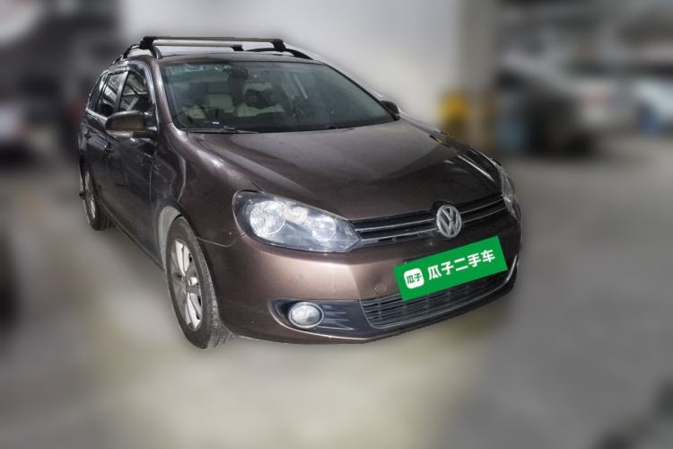 Used Volkswagen Golf 2011 1.4 TSI Comfort Travel Edition Front Right 45 Deg