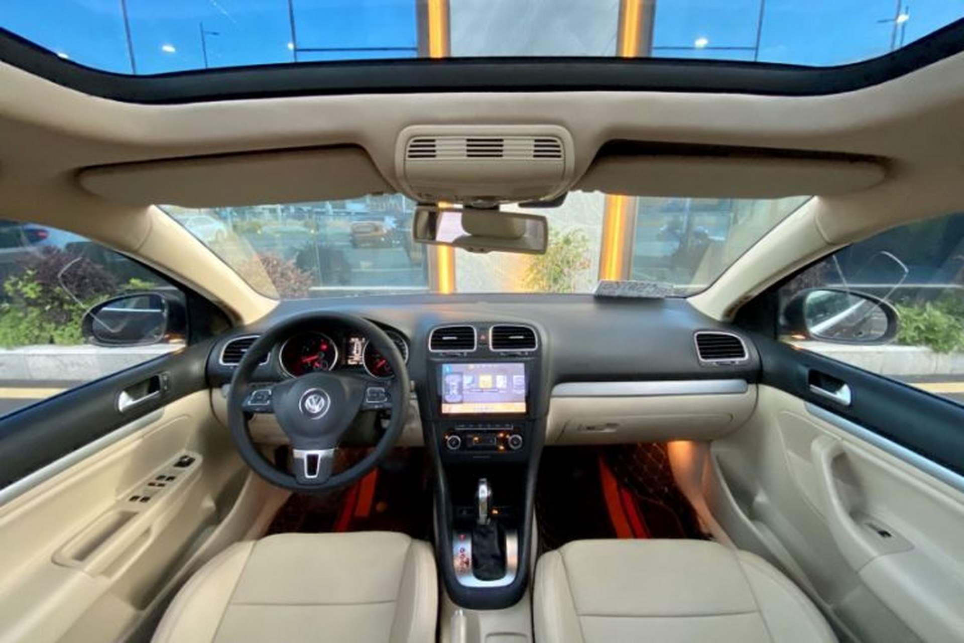 Used Volkswagen Golf 2011 1.4 TSI Luxury Touring Edition Interior 3