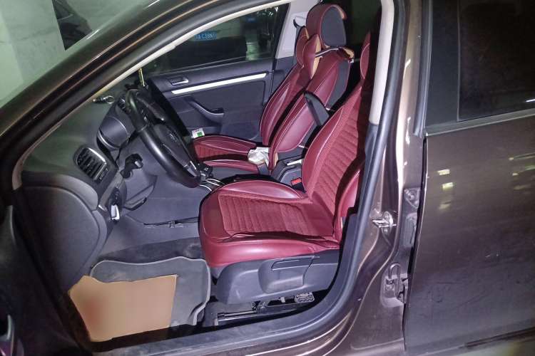 Used Volkswagen Golf 2011 1.4 TSI Comfort Travel Edition Left Front Seat