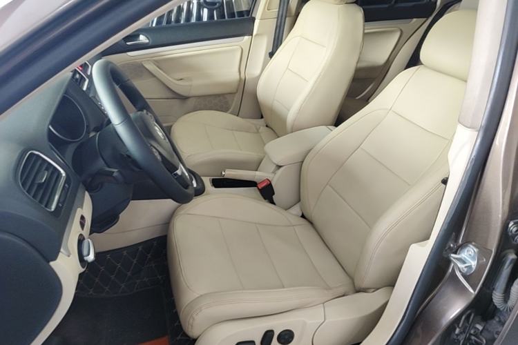 Used Volkswagen Golf 2011 1.4 TSI Luxury Touring Edition Left Front Seat