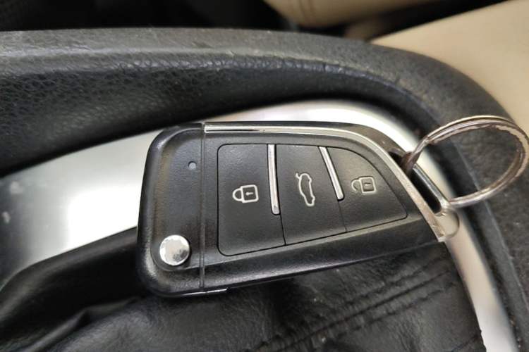 Used Volkswagen Golf 2011 1.4 TSI Luxury Touring Edition Vehicle Key