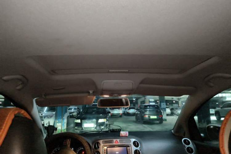 Used Volkswagen Golf  Headliner
