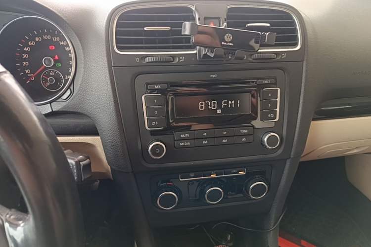 Used Volkswagen Golf 2011 1.4 TSI Automatic Comfort Model Audio And AC Panel
