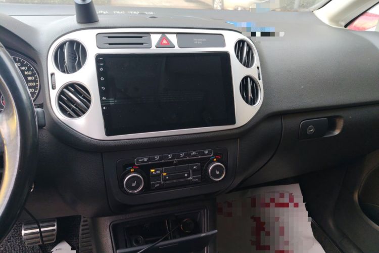 Used Volkswagen Golf 2011 1.4TSI Cross Golf Audio And AC Panel