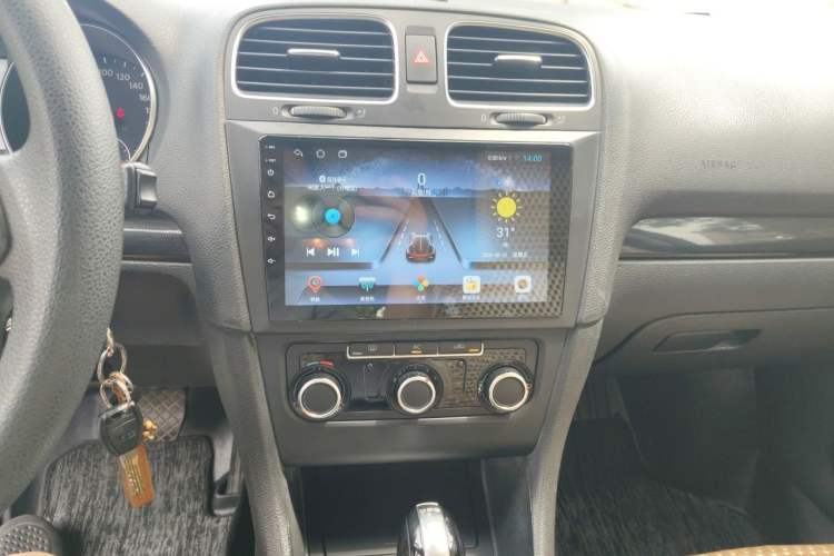 Used Volkswagen Golf 2011 1.4 TSI Automatic Comfort Model Audio And AC Panel